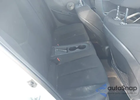 2015 Hyundai Veloster z USA, uszkodzony, nr VIN KMHTC6AD8FU228964